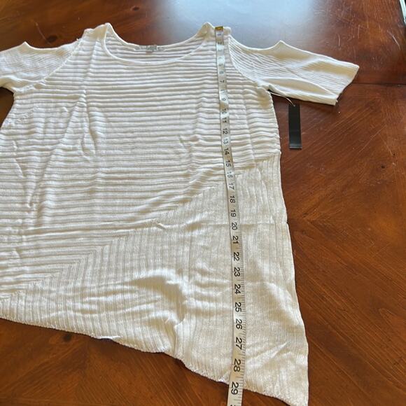 Heart N Crush White Lightweight Ribbed Cold Shoulder Pullover Sweater Size M NWT - Picture 10 of 10